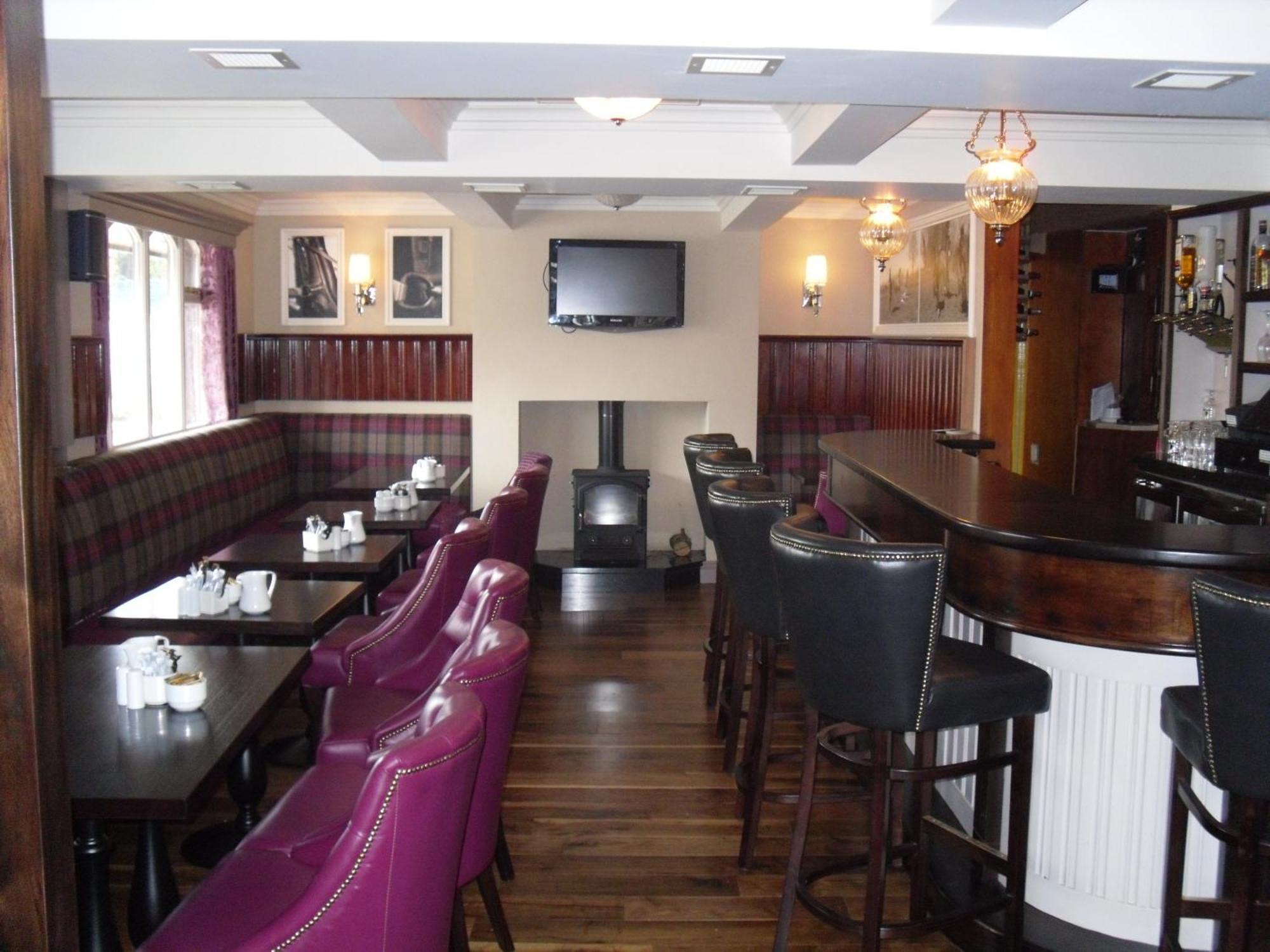 The Horse And Hound Hotel Ballynabola Exterior photo